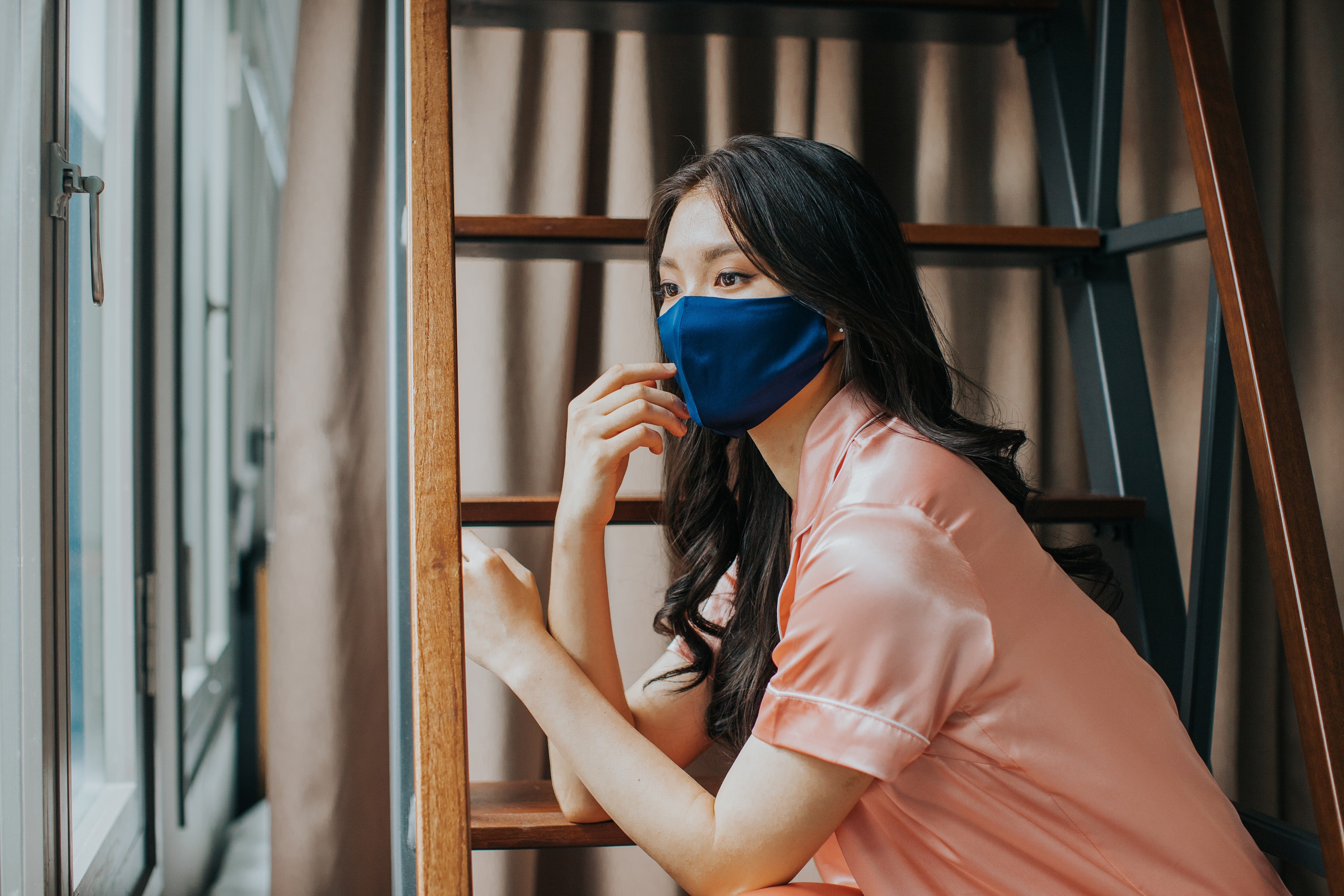 Why you should wear Silk Masks - Maskne and its benefits