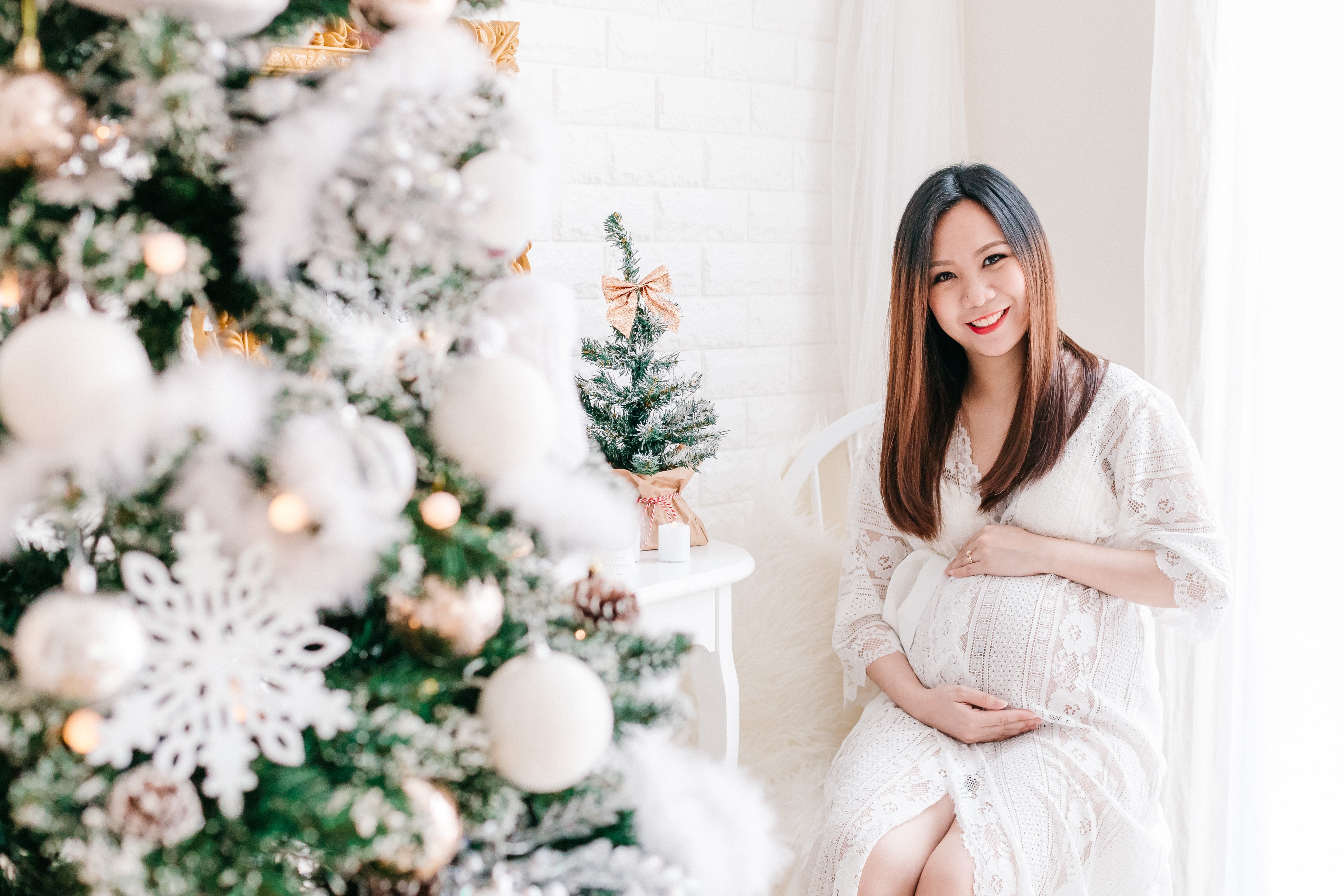MATERNITY BOUDOIR x Confetti Peektures | Bells & Birds