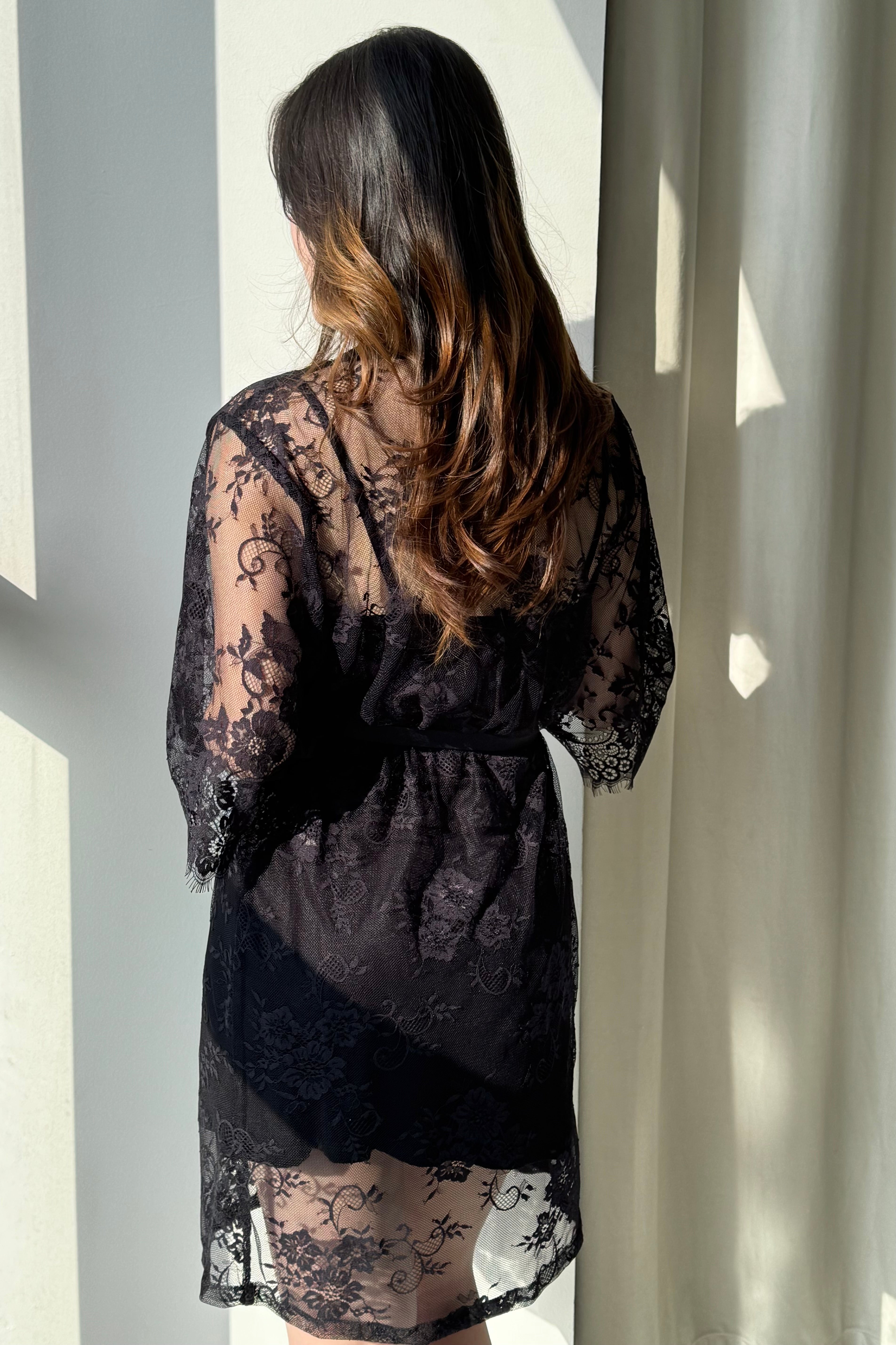 Femme en Noir Lace Robe - Bells & Birds