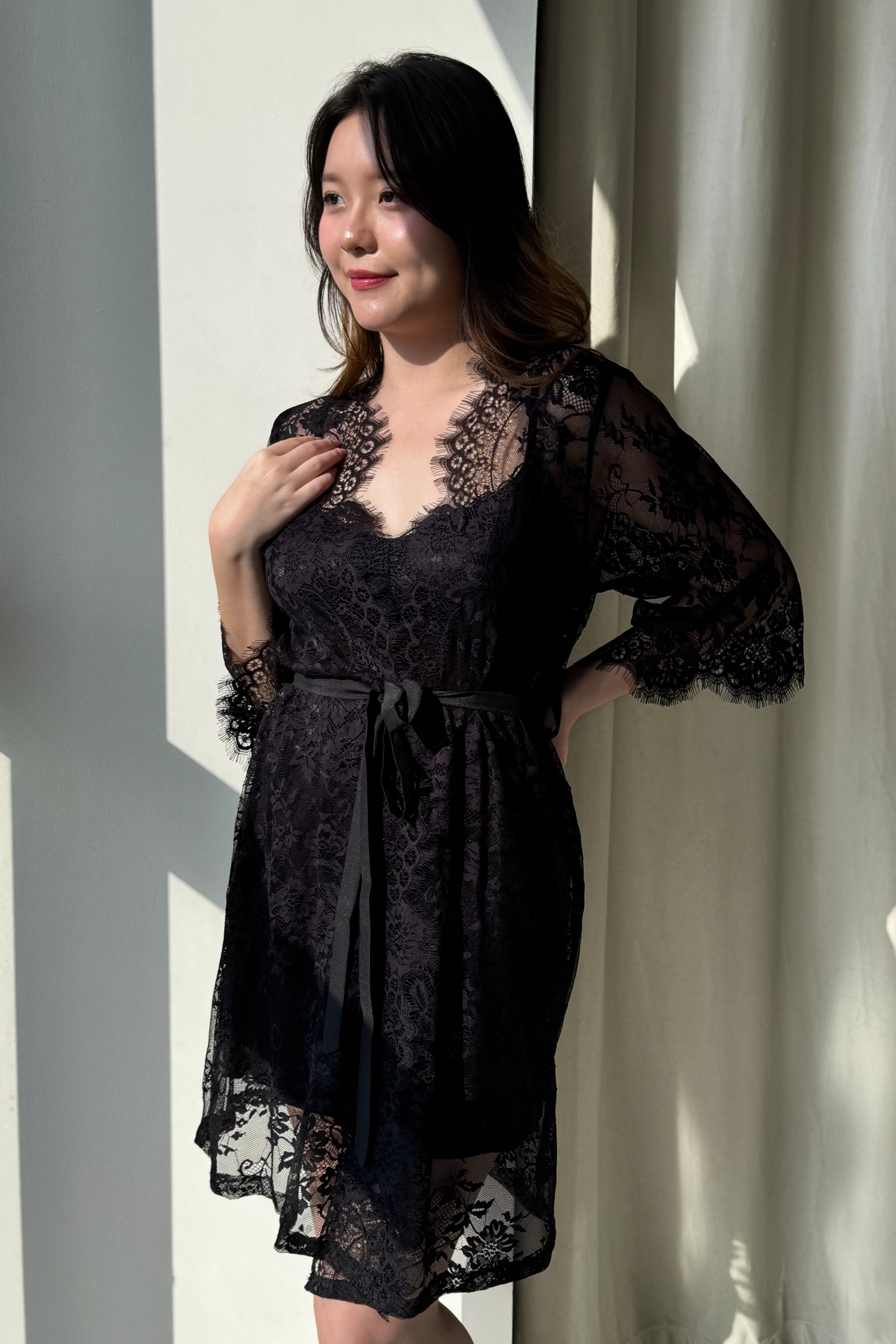 Femme en Noir Lace Robe - Bells & Birds