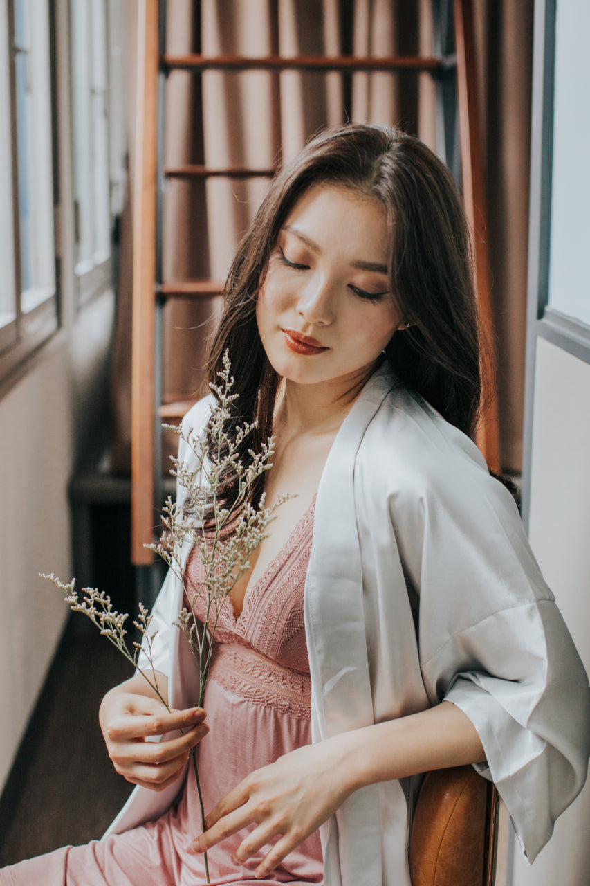 Classic Silk Robe (Silver)