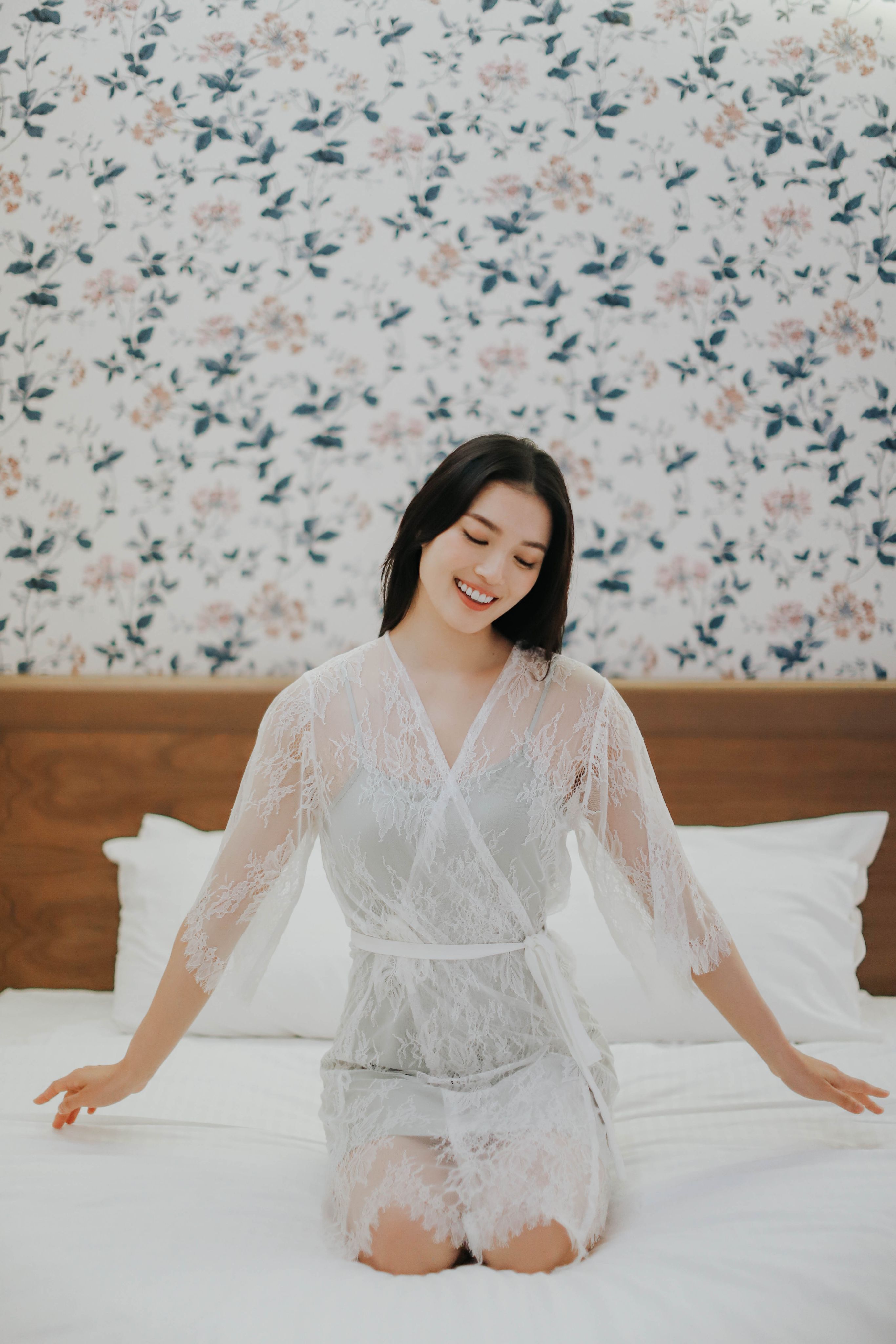 Elise Lace Robe