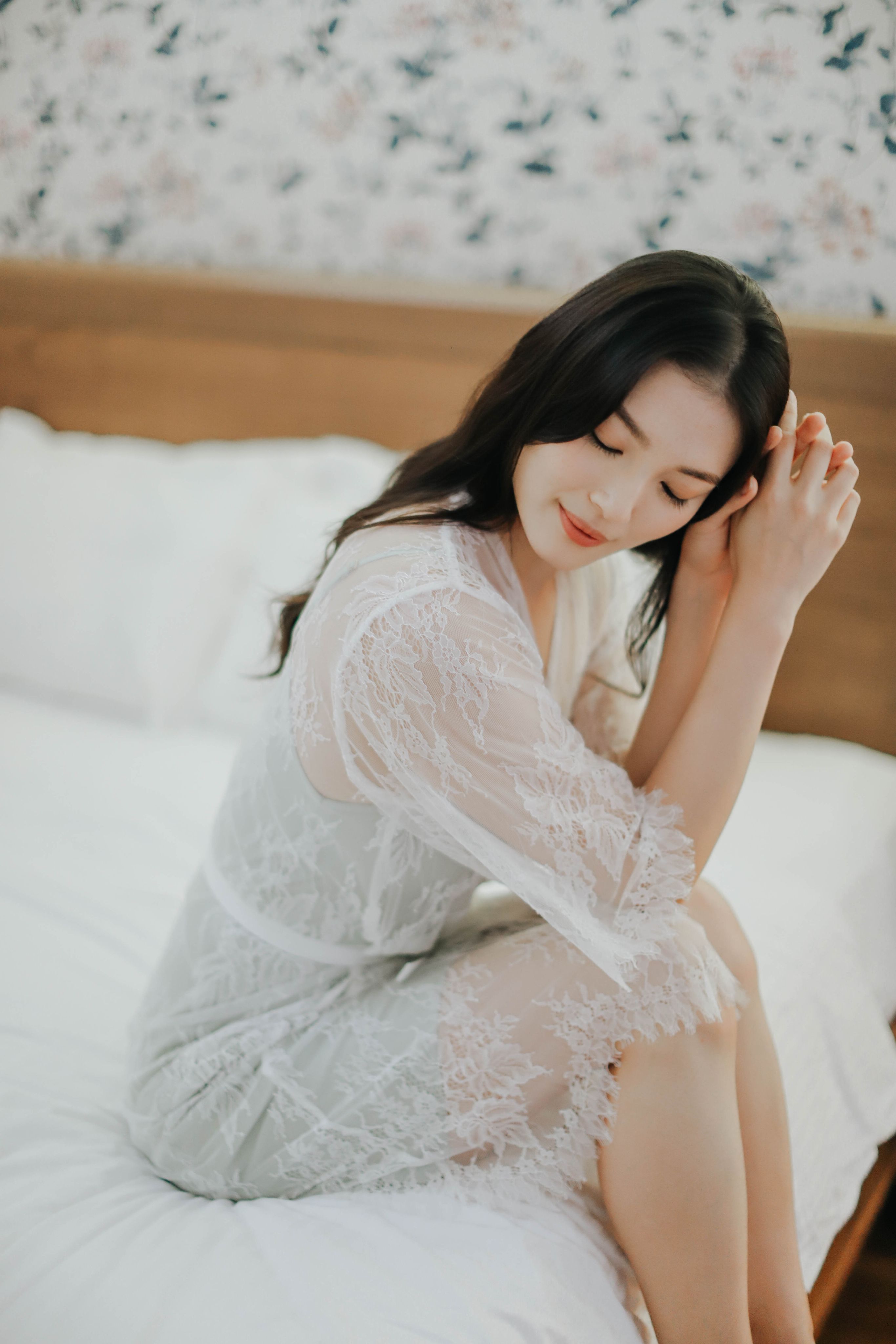 Elise Lace Robe