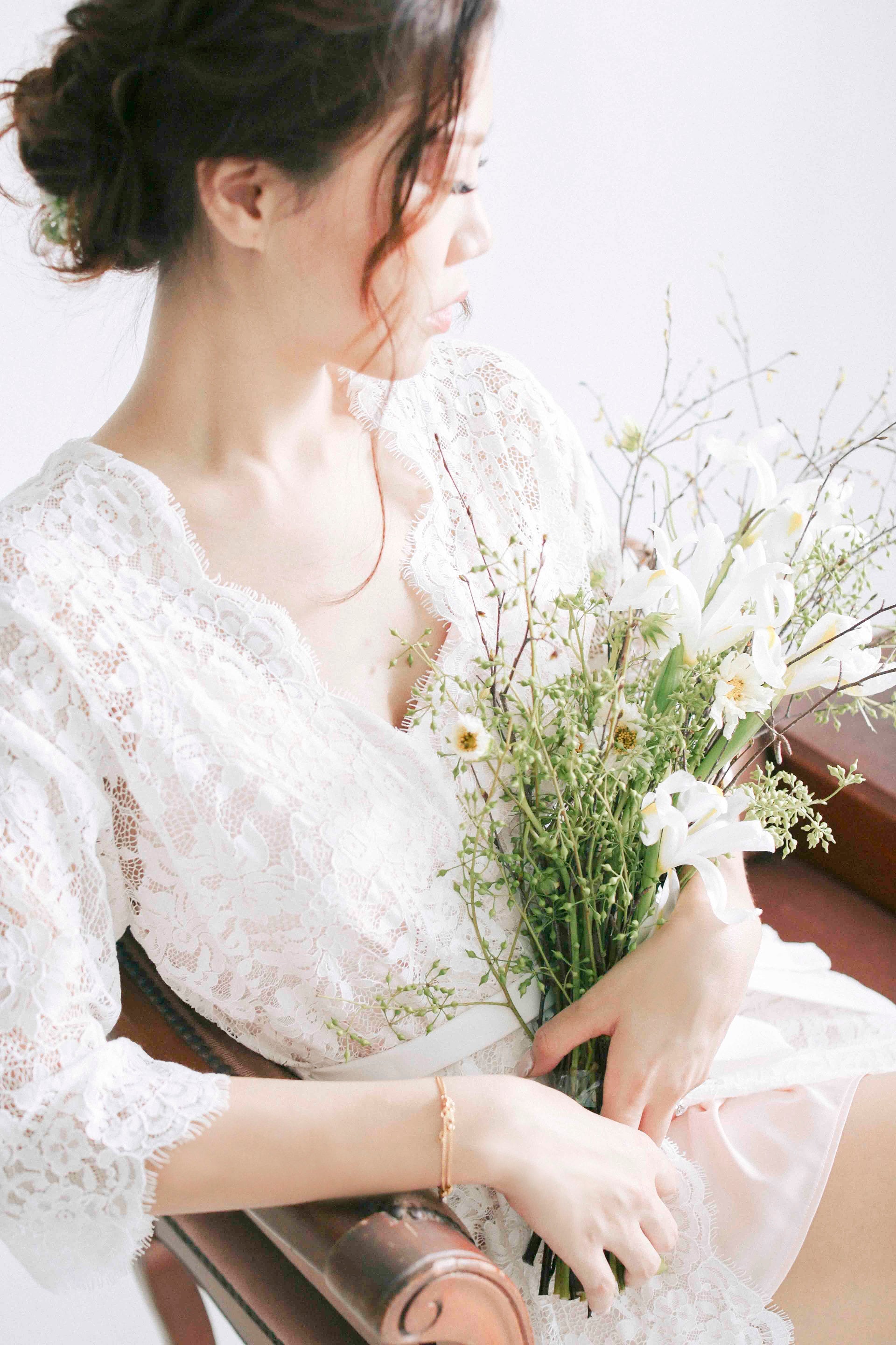 Fée en Blanc Lace Maxi Robe - Bells & Birds