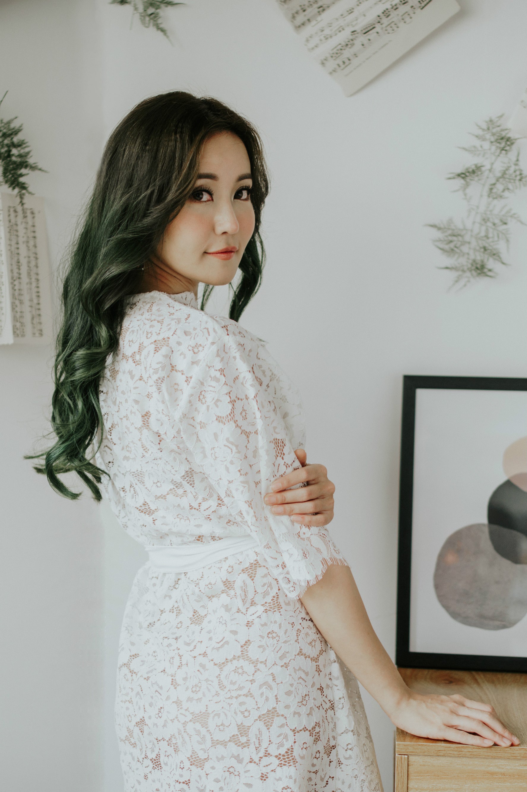 Fée en Blanc Lace Robe - Bells & Birds