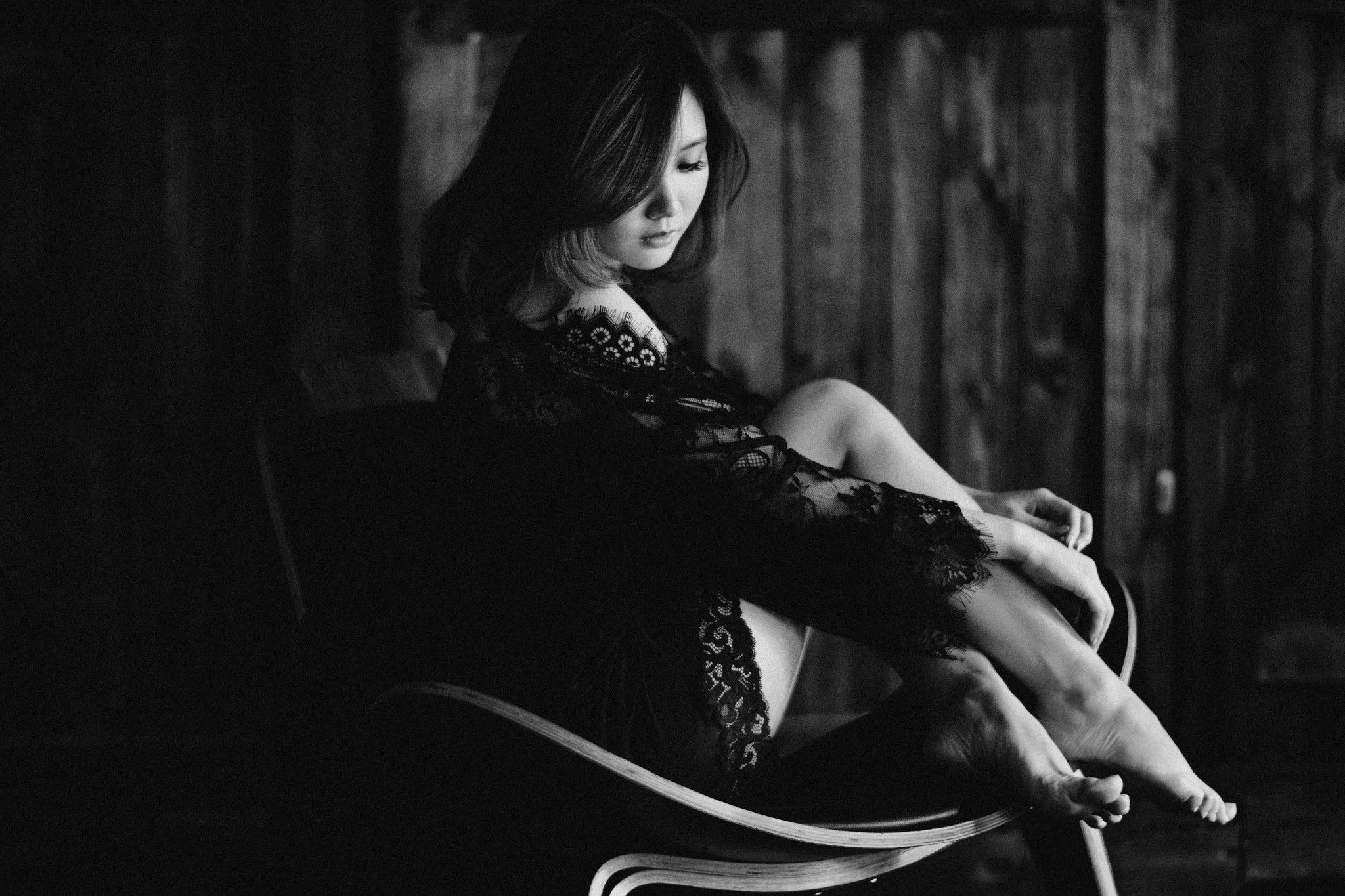 Femme en Noir Lace Robe - Bells & Birds