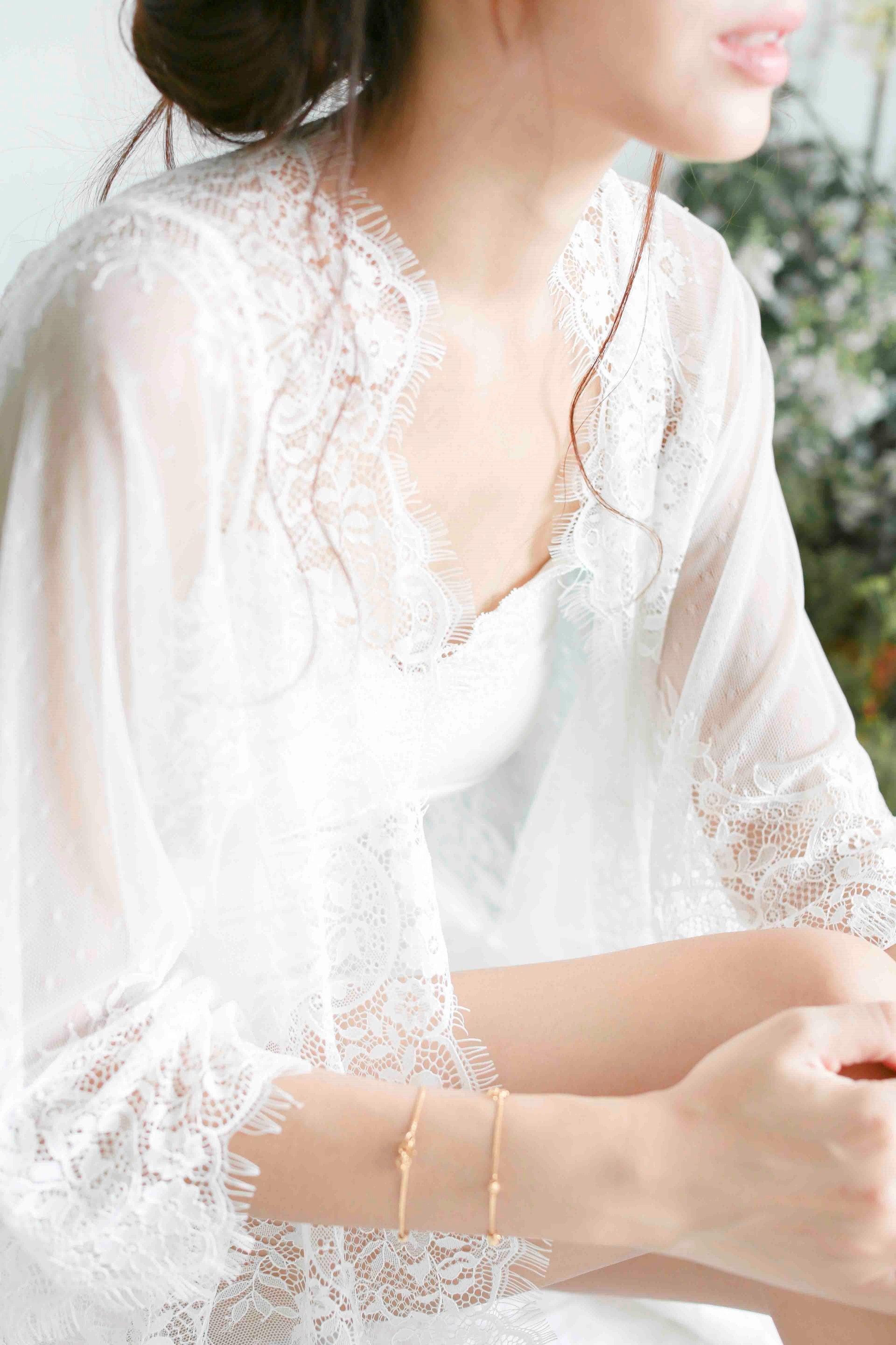 Mon Trésor Lace Kaftan (Blanc) - Bells & Birds