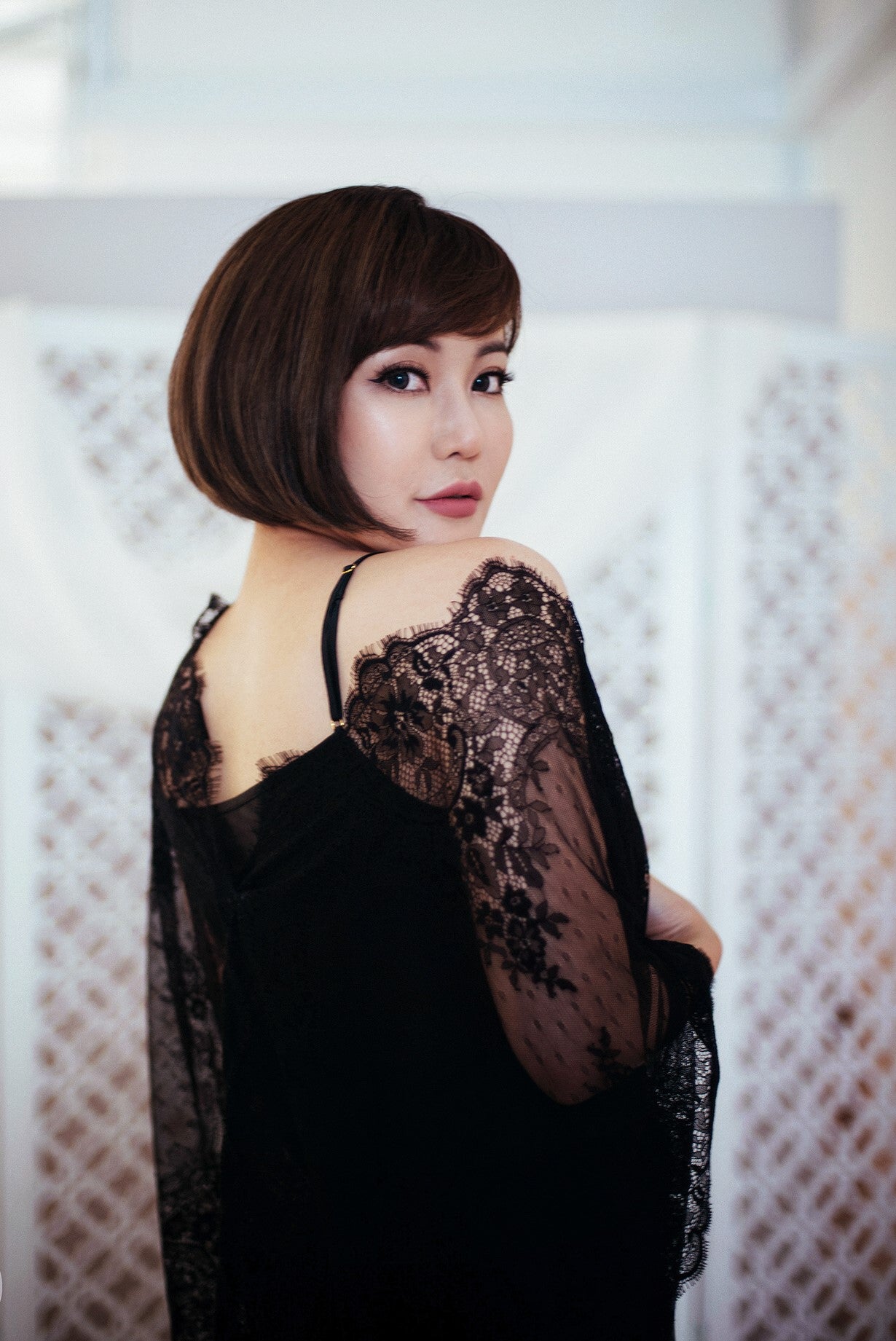 Mon Trésor Lace Kaftan (Noir)