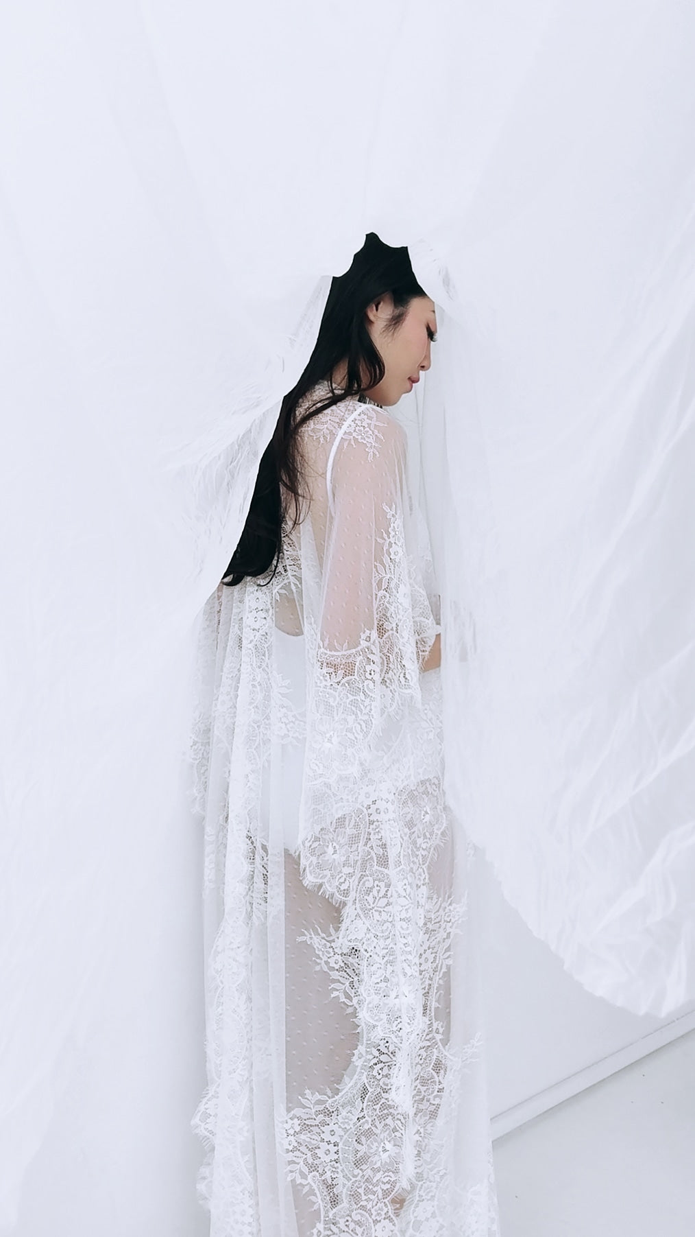 Mon Trésor Lace Kaftan (Blanc) - Bells & Birds