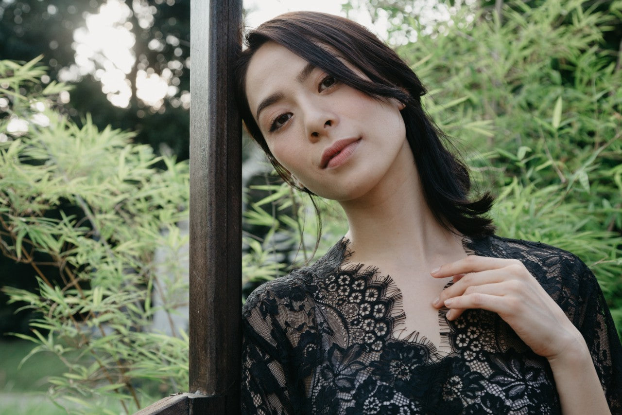 Femme en Noir Lace Maxi Robe - Bells & Birds