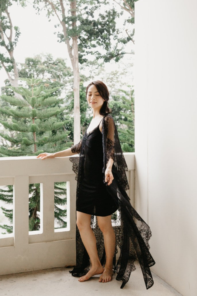 Mon Trésor Lace Kaftan (Noir) - Bells & Birds