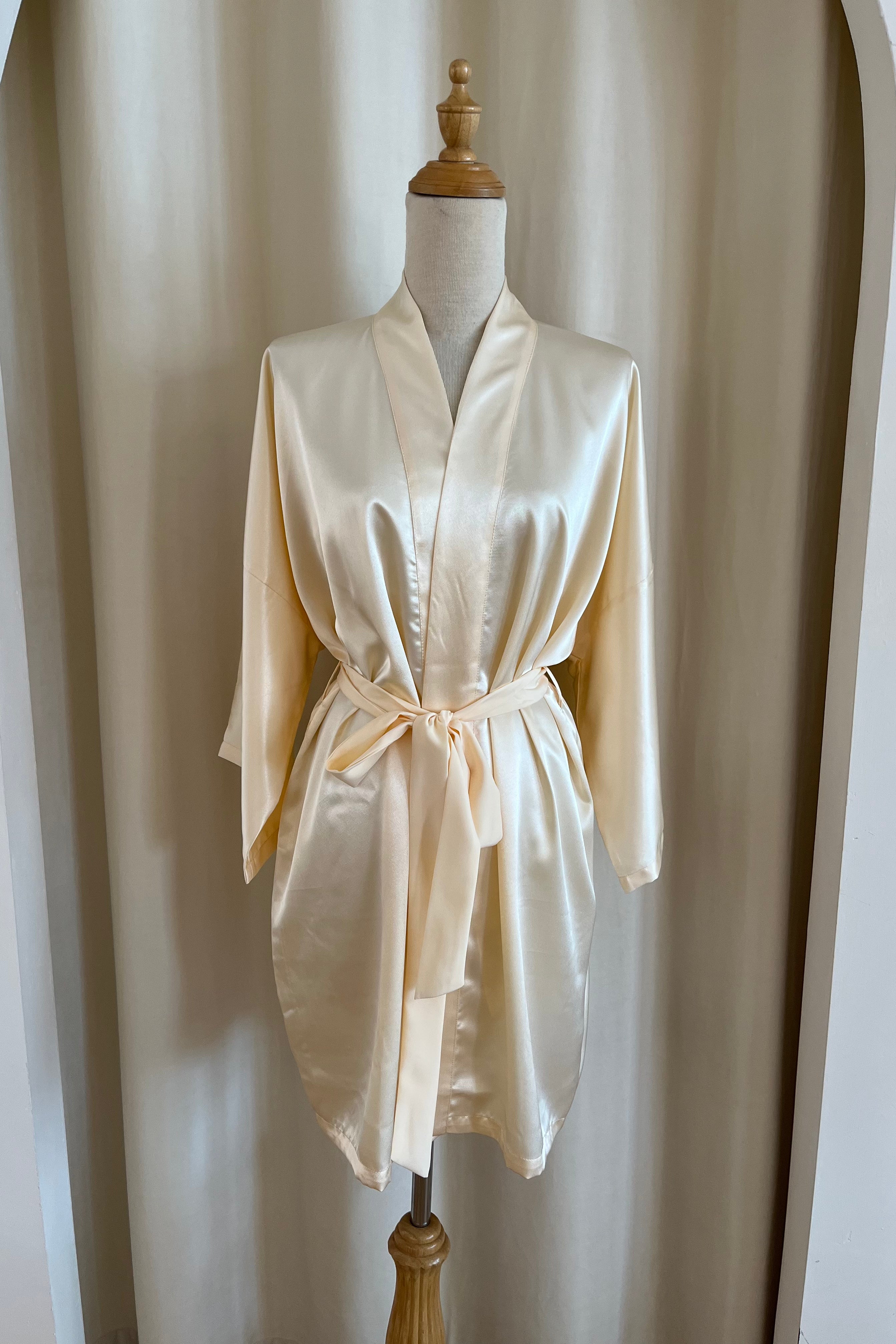 Classic Silk Robe (Beige)