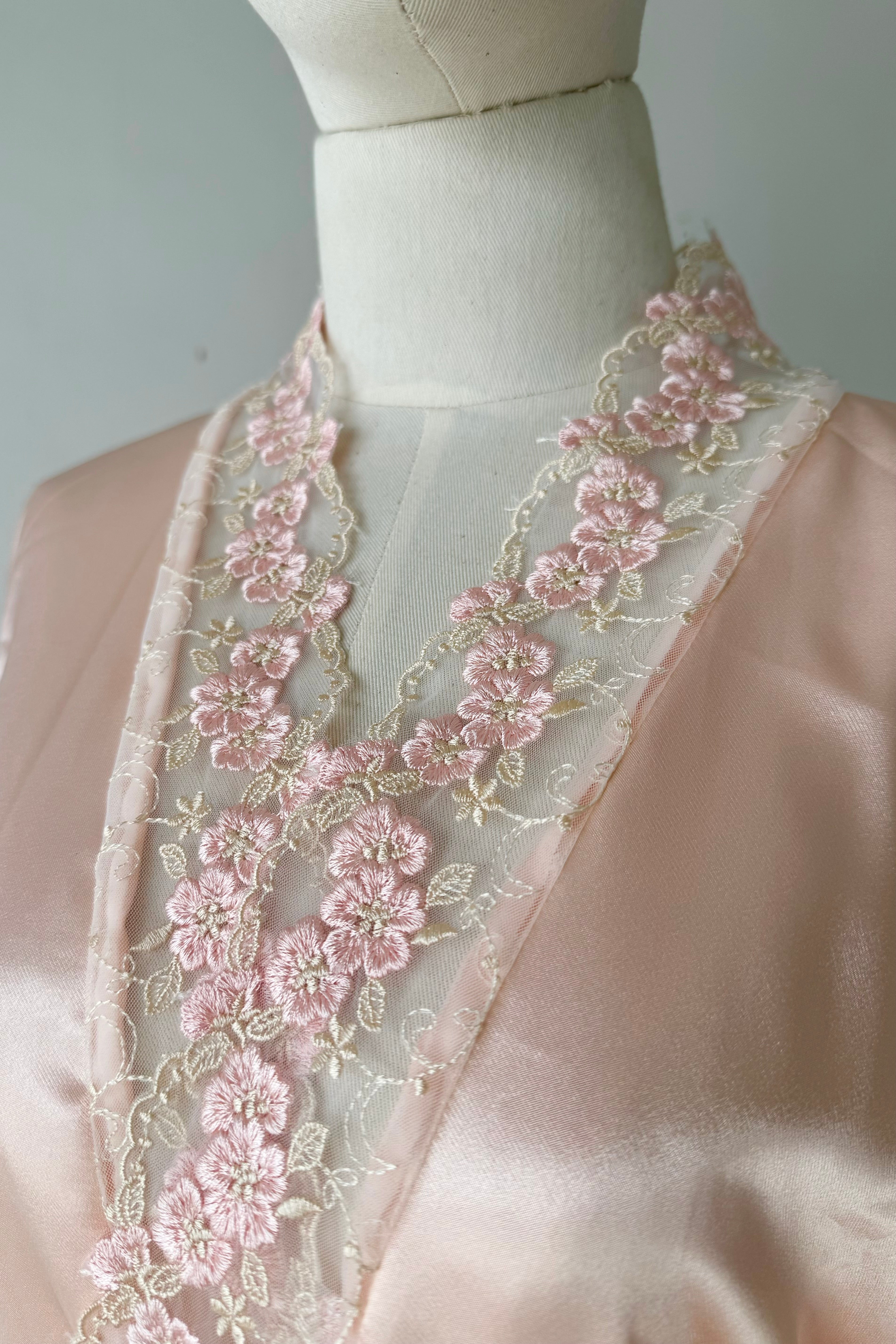 Aimee Lace Trim Silk Robe (Peach) - Bells & Birds