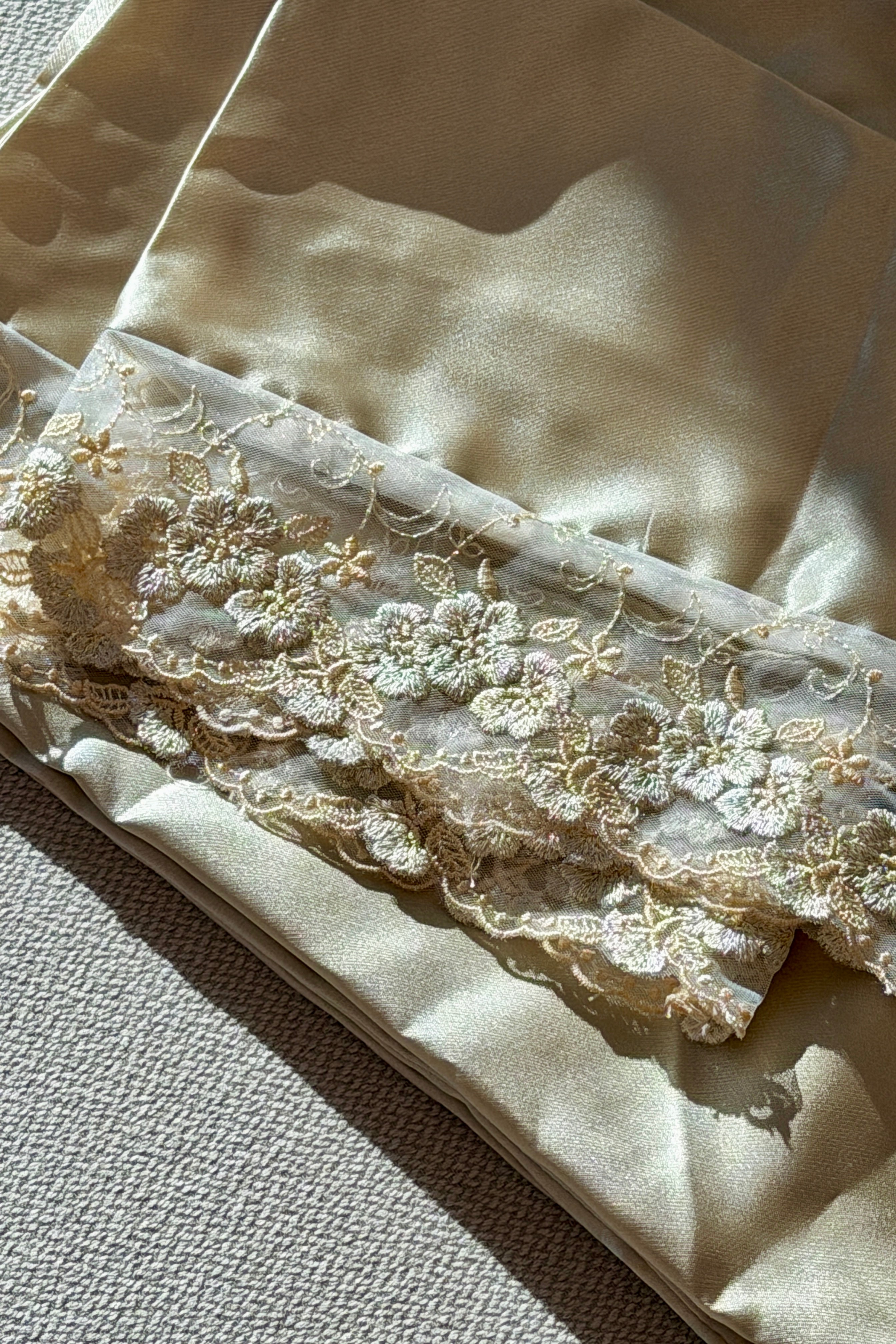 Aimee Lace Trim Silk Robe (Pink)