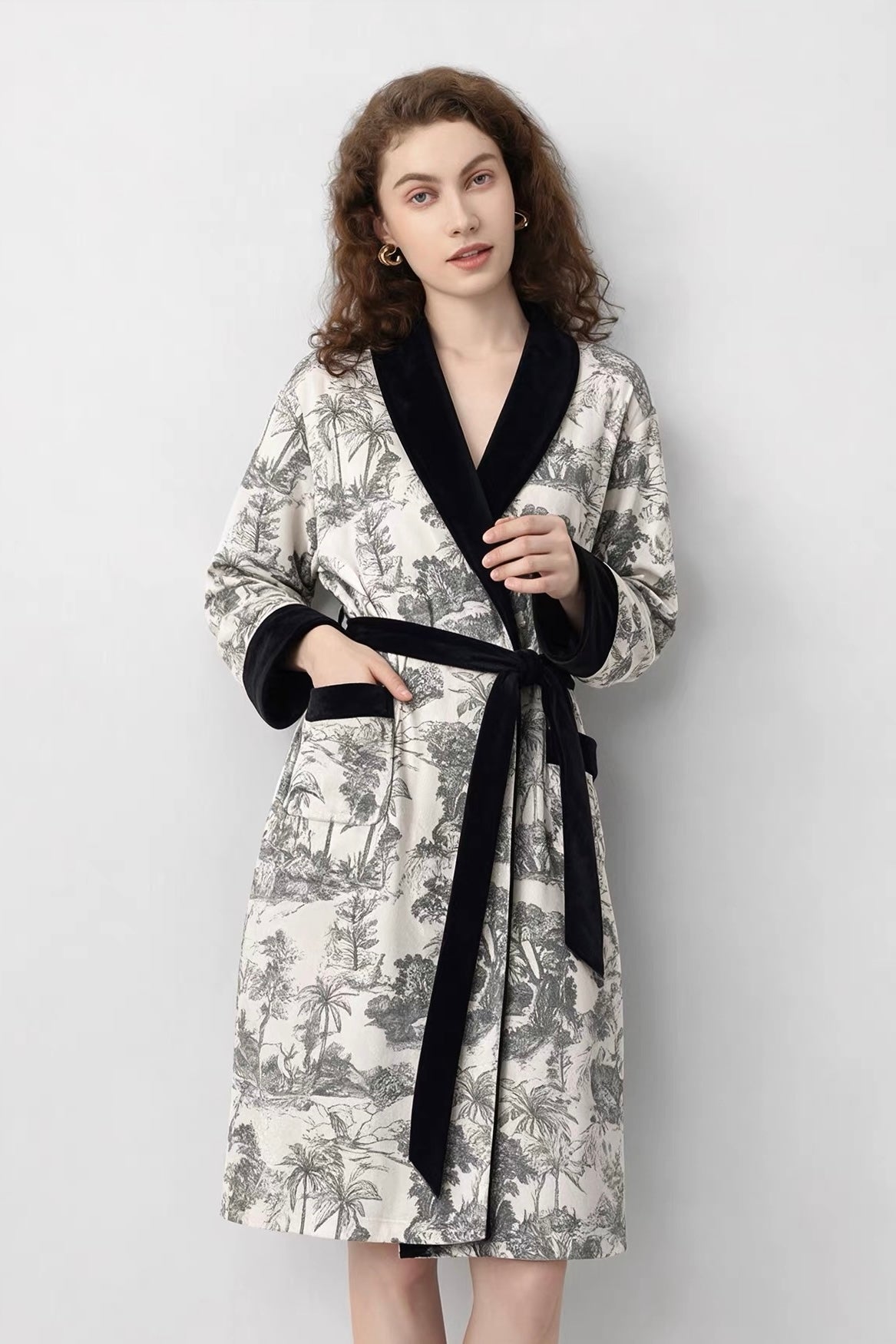 Jardin Plush Robe - Bells & Birds