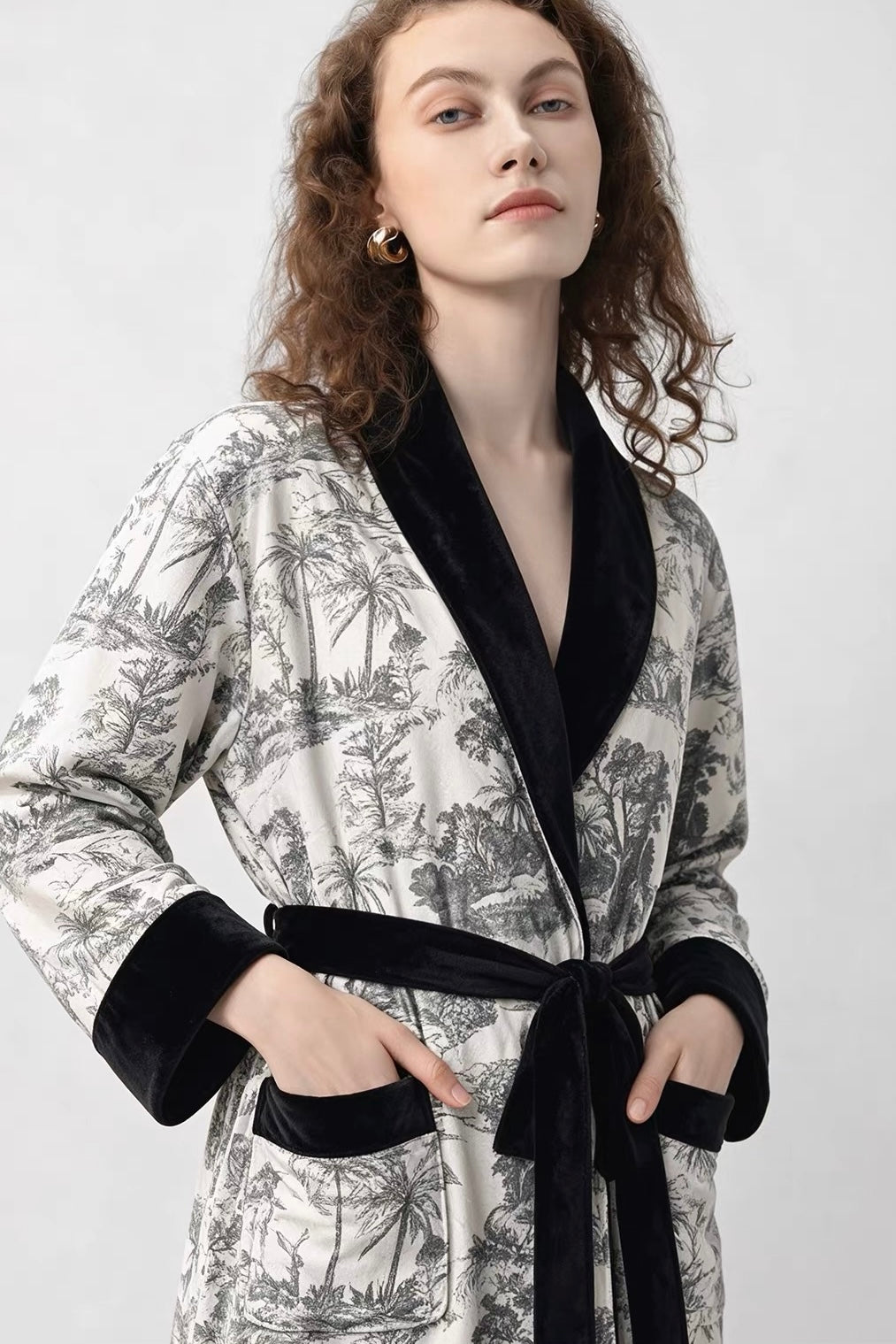 Jardin Plush Robe - Bells & Birds