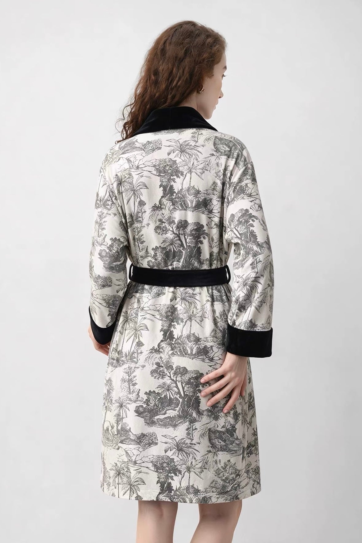 Jardin Plush Robe - Bells & Birds