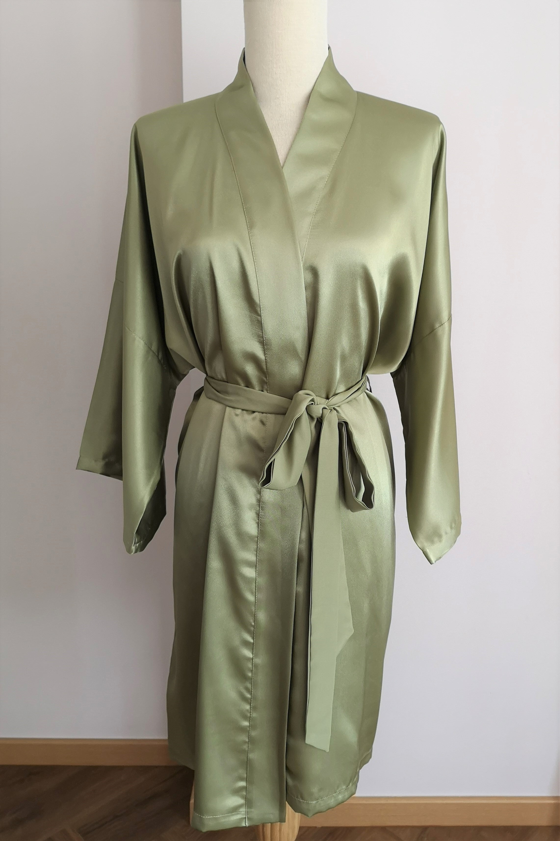 Classic Silk Robe (Sage Green)